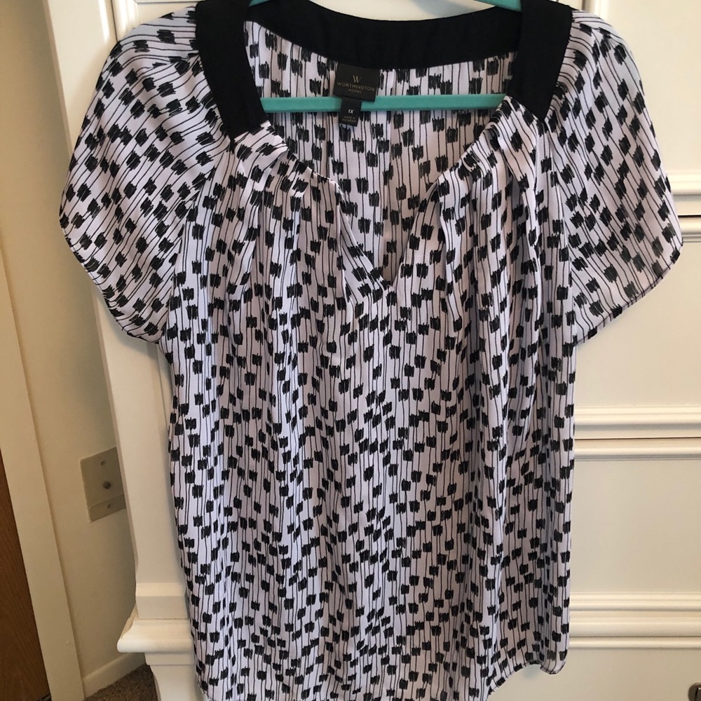 Black and white top size 1X